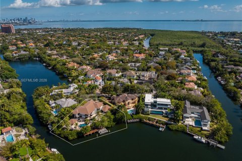 Villa ou maison à vendre à Coral Gables, Floride: 8 chambres, 931.35 m2 № 2031668 - photo 4