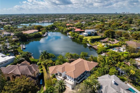 Villa ou maison à vendre à Coral Gables, Floride: 8 chambres, 931.35 m2 № 2031668 - photo 2