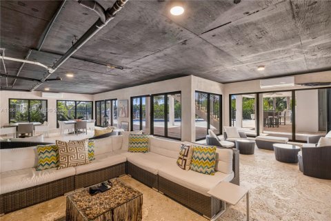 Villa ou maison à vendre à Coral Gables, Floride: 8 chambres, 931.35 m2 № 2031668 - photo 14