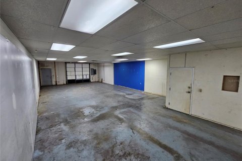 Propiedad comercial en alquiler en Venice, Florida, 633.41 m2 № 1773102 - foto 7