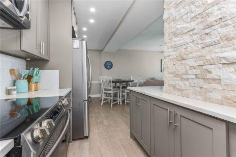Condo in Clearwater, Florida, 2 bedrooms  № 2101552 - photo 12