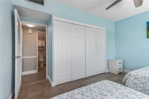 Condo in Clearwater, Florida, 2 bedrooms  № 2101552 - photo 16