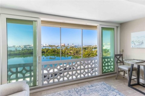 Condo in Clearwater, Florida, 2 bedrooms  № 2101552 - photo 5