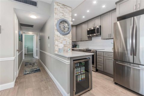 Condo in Clearwater, Florida, 2 bedrooms  № 2101552 - photo 13
