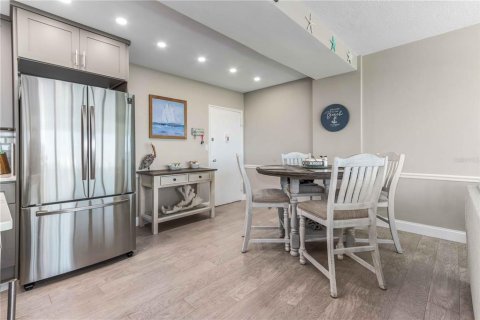 Condo in Clearwater, Florida, 2 bedrooms  № 2101552 - photo 9