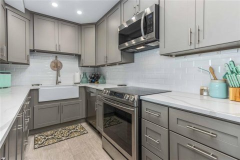 Condo in Clearwater, Florida, 2 bedrooms  № 2101552 - photo 10