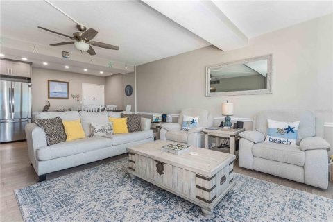 Condo in Clearwater, Florida, 2 bedrooms  № 2101552 - photo 8