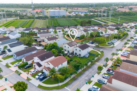 House in Miami, Florida 3 bedrooms, 132.39 sq.m. № 1954150 - photo 30