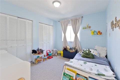House in Miami, Florida 3 bedrooms, 132.39 sq.m. № 1954150 - photo 18