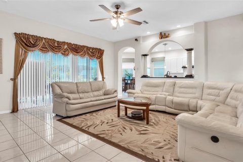 Casa en alquiler en Tampa, Florida, 4 dormitorios, 327.02 m2 № 1895162 - foto 12