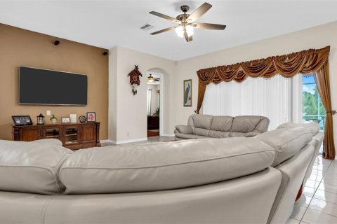 Casa en alquiler en Tampa, Florida, 4 dormitorios, 327.02 m2 № 1895162 - foto 14