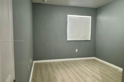 Townhouse in Miramar, Florida 3 bedrooms, 153.85 sq.m. № 1881697 - photo 16