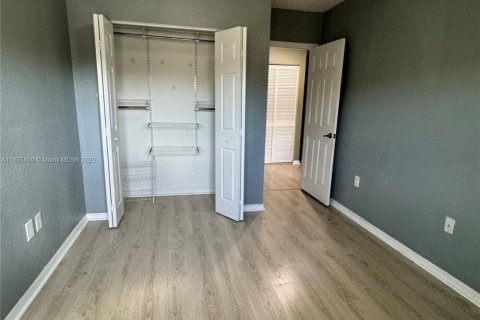 Townhouse in Miramar, Florida 3 bedrooms, 153.85 sq.m. № 1881697 - photo 15