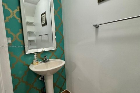 Townhouse in Miramar, Florida 3 bedrooms, 153.85 sq.m. № 1881697 - photo 9