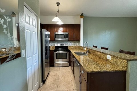 Townhouse in Miramar, Florida 3 bedrooms, 153.85 sq.m. № 1881697 - photo 6