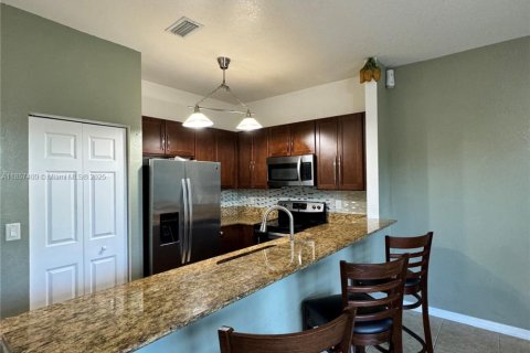 Townhouse in Miramar, Florida 3 bedrooms, 153.85 sq.m. № 1881697 - photo 7