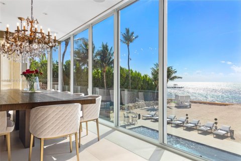 House in Islamorada, Village of Islands, Florida 7 bedrooms, 945.93 sq.m. № 2013314 - photo 10