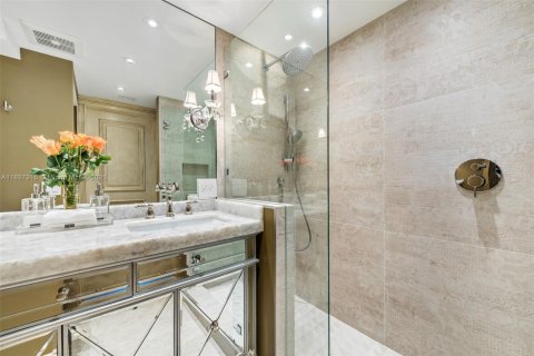 House in Islamorada, Village of Islands, Florida 7 bedrooms, 945.93 sq.m. № 2013314 - photo 17