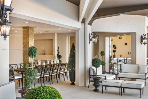 House in Islamorada, Village of Islands, Florida 7 bedrooms, 945.93 sq.m. № 2013314 - photo 23