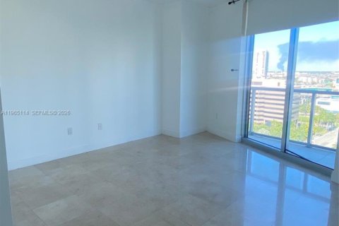 Condominio en alquiler en Miami, Florida, 1 dormitorio, 87.24 m2 № 2026470 - foto 4