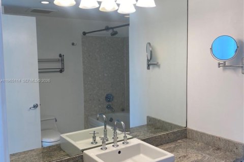 Condominio en alquiler en Miami, Florida, 1 dormitorio, 87.24 m2 № 2026470 - foto 5