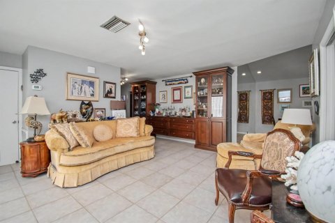 Villa ou maison à louer à Boca Raton, Floride: 3 chambres, 164.9 m2 № 2176760 - photo 6