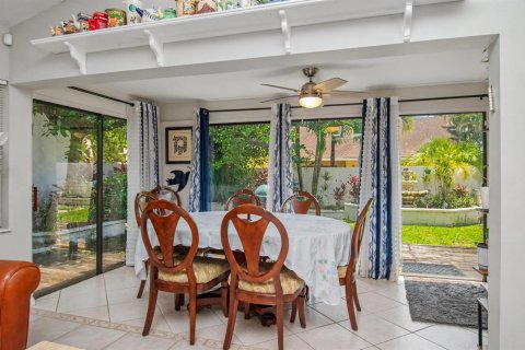 Villa ou maison à louer à Boca Raton, Floride: 3 chambres, 164.9 m2 № 2176760 - photo 15