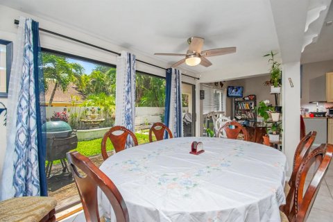 Villa ou maison à louer à Boca Raton, Floride: 3 chambres, 164.9 m2 № 2176760 - photo 16