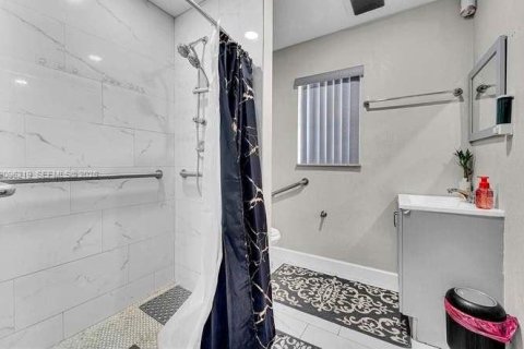 Villa ou maison à louer à Miami Gardens, Floride: 3 chambres № 2386975 - photo 8