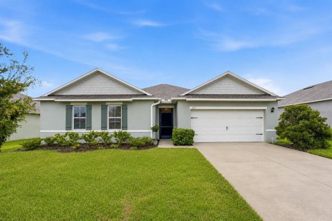 House in Auburndale, Florida 4 bedrooms, 218.04 sq.m. № 2267445