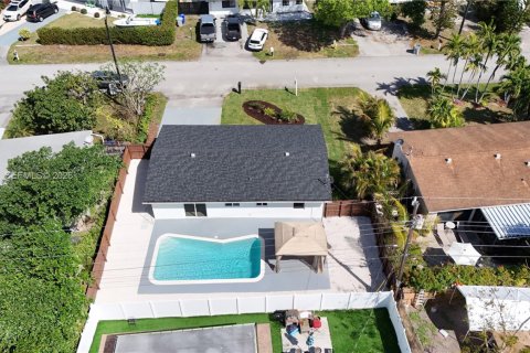 House in Pompano Beach, Florida 3 bedrooms, 103.77 sq.m. № 2049547 - photo 28