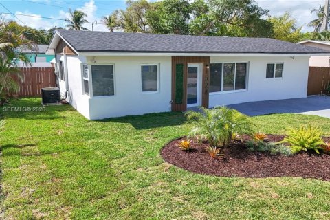 House in Pompano Beach, Florida 3 bedrooms, 103.77 sq.m. № 2049547 - photo 2