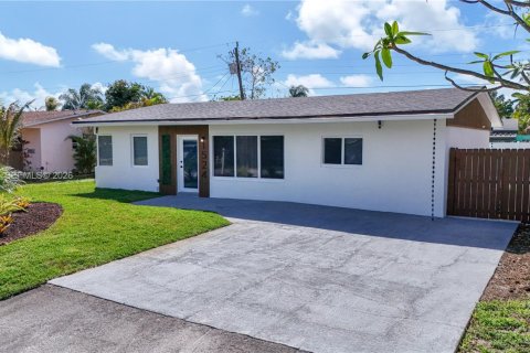 House in Pompano Beach, Florida 3 bedrooms, 103.77 sq.m. № 2049547 - photo 3