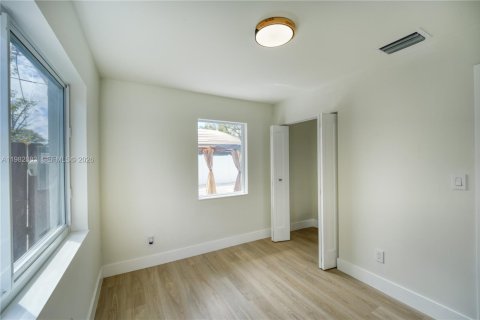 House in Pompano Beach, Florida 3 bedrooms, 103.77 sq.m. № 2049547 - photo 23