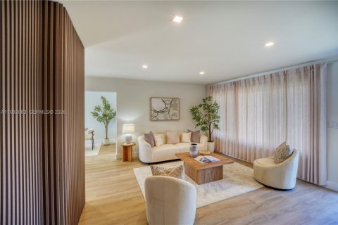 House in Pompano Beach, Florida 3 bedrooms, 103.77 sq.m. № 2049547 - photo 6