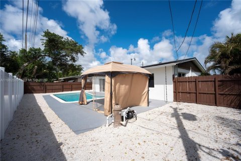 House in Pompano Beach, Florida 3 bedrooms, 103.77 sq.m. № 2049547 - photo 25