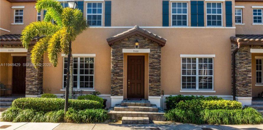 Touwnhouse à Miami, Floride 3 chambres, 149.39 m2 № 2004395