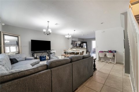 Touwnhouse à vendre à Miami, Floride: 3 chambres, 149.39 m2 № 2004395 - photo 3