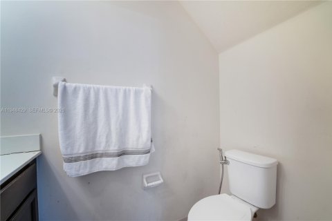 Touwnhouse à vendre à Miami, Floride: 3 chambres, 149.39 m2 № 2004395 - photo 12
