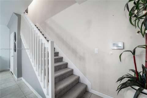 Touwnhouse à vendre à Miami, Floride: 3 chambres, 149.39 m2 № 2004395 - photo 4