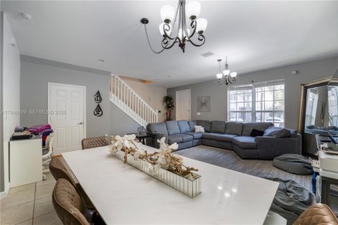 Touwnhouse à vendre à Miami, Floride: 3 chambres, 149.39 m2 № 2004395 - photo 10