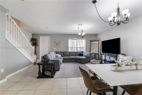 Touwnhouse à vendre à Miami, Floride: 3 chambres, 149.39 m2 № 2004395 - photo 8