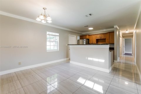 Villa ou maison à louer à Miami Gardens, Floride: 4 chambres, 109.16 m2 № 2045692 - photo 3