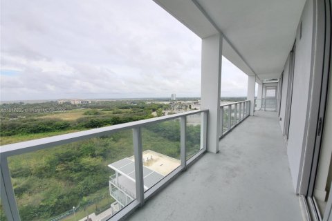 Condo in Sunrise, Florida, 3 bedrooms  № 1774331 - photo 23