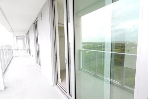 Condo in Sunrise, Florida, 3 bedrooms  № 1774331 - photo 24