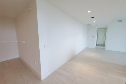 Condo in Sunrise, Florida, 3 bedrooms  № 1774331 - photo 7