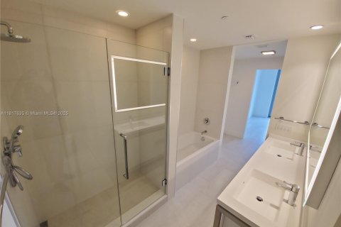 Condo in Sunrise, Florida, 3 bedrooms  № 1774331 - photo 21