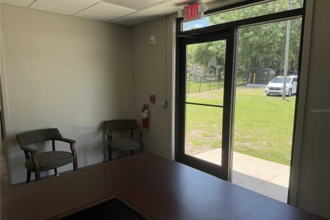 Propiedad comercial en alquiler en Ocala, Florida, 1348.57 m2 № 2091465 - foto 3