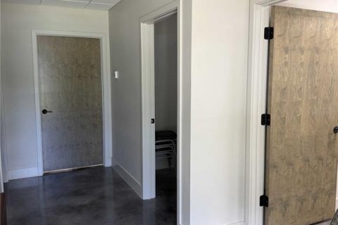 Propiedad comercial en alquiler en Ocala, Florida, 1348.57 m2 № 2091465 - foto 4