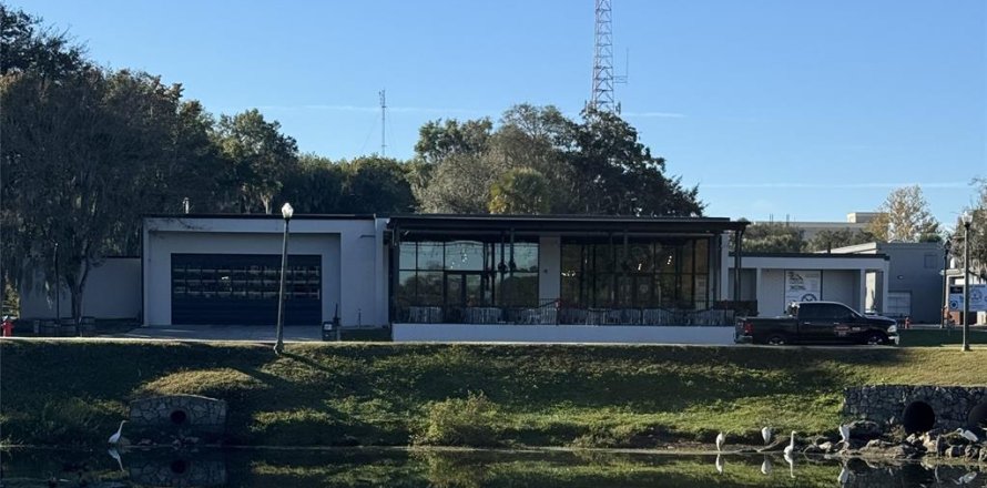 Propiedad comercial en Ocala, Florida 1348.57 m2 № 2091465
